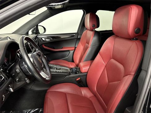 Certified 2021 Porsche Macan S image 5