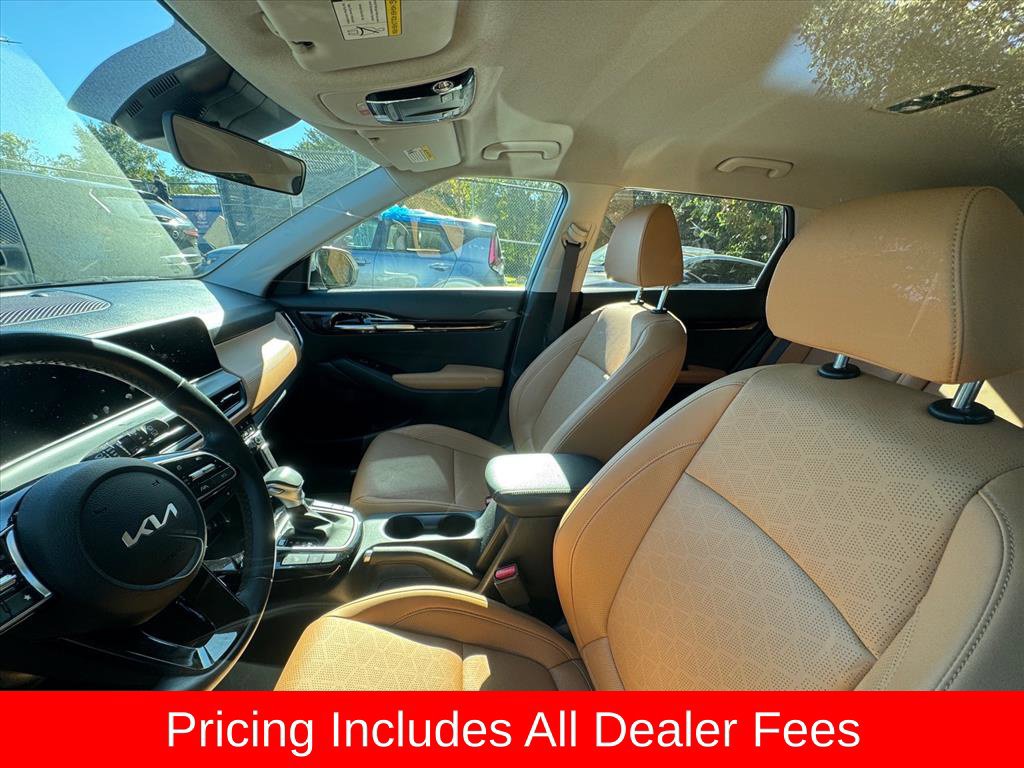 Certified 2024 Kia Seltos EX FWD image 8