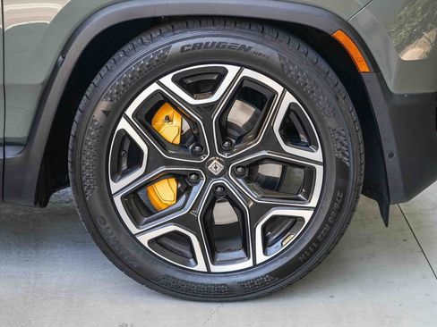 Used 2024 Rivian R1S Launch Edition Quad AWD/4WD image 11