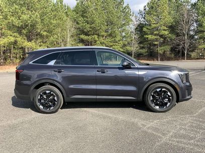 New 2025 Kia Sorento S w/ Panoramic Sunroof Package