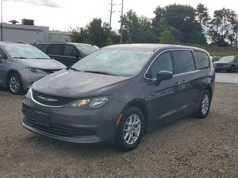 Used 2020 Chrysler Voyager LX FWD image 2