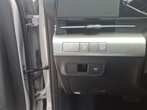 Used 2024 Hyundai Kona SEL AWD/4WD image 15