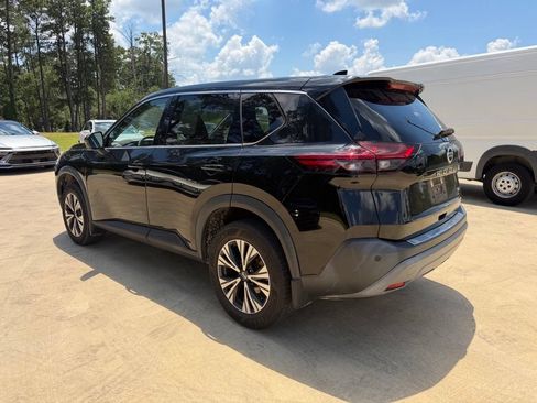 Used 2021 Nissan Rogue SV FWD image 3