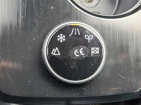 Used 2023 Nissan Rogue S image 25