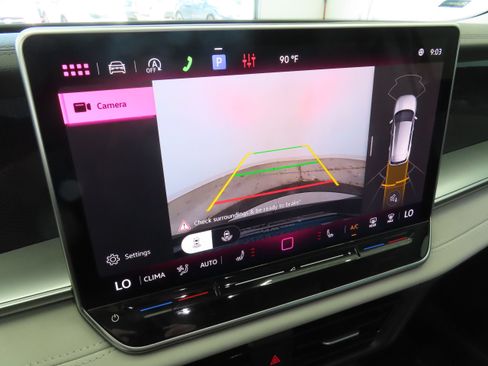 New 2026 Volkswagen Tiguan SE FWD image 18