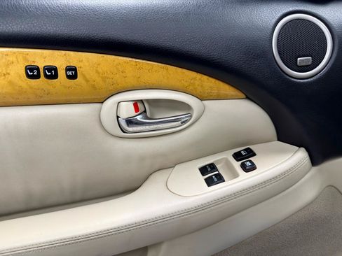 Used 2003 Lexus SC 430 Convertible RWD image 21