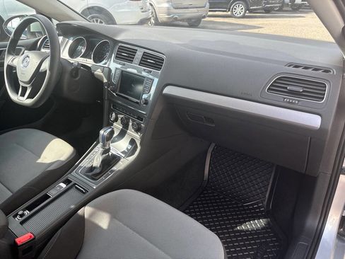 Used 2016 Volkswagen e-Golf SE w/ DC Fast Charging Package image 16