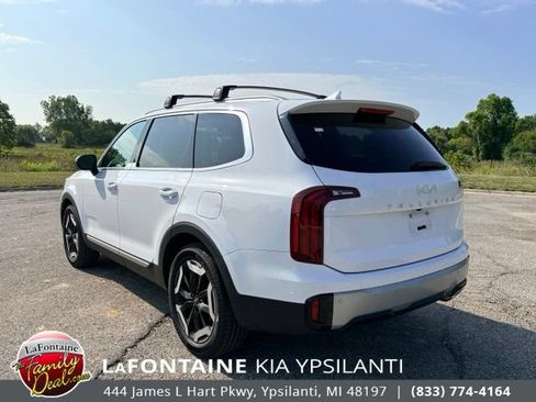 Used 2023 Kia Telluride S w/ S Sunroof Package FWD image 3
