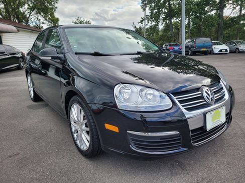 Used 2009 Volkswagen Jetta Wolfsburg Edition image 3