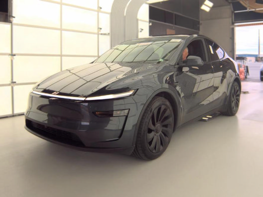Used 2026 Tesla Model Y AWD image 5