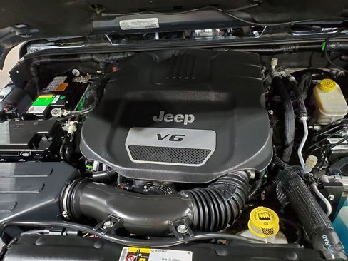 Used 2016 Jeep Wrangler Unlimited Sahara w/ Connectivity Group image 49