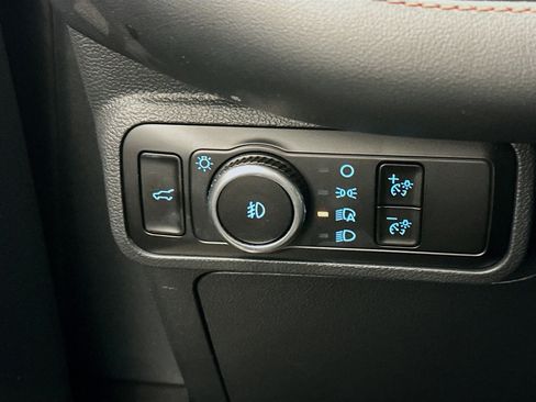 Used 2025 Ford Explorer ST-Line image 17