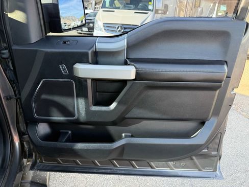 Used 2017 Ford F150 Lariat w/ Equipment Group 502A Luxury AWD/4WD image 24