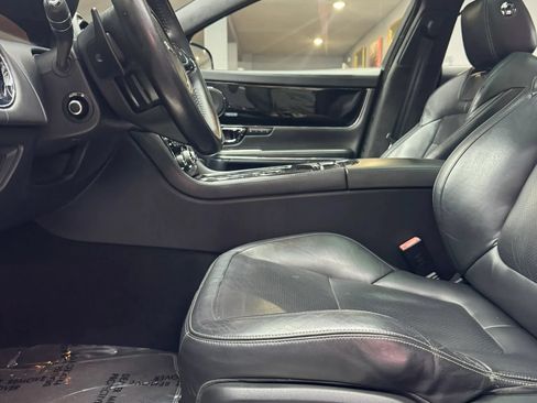 Used 2015 Jaguar XJ RWD image 14