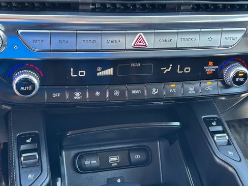 Used 2022 Kia Telluride EX w/ EX Premium Package FWD image 29