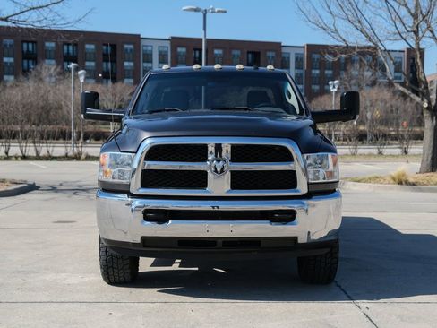 Used 2018 RAM 2500 Tradesman w/ Chrome Appearance Group image 4