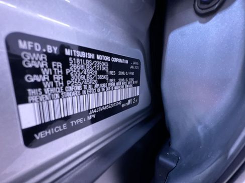 Used 2025 Mitsubishi Outlander SE FWD image 46