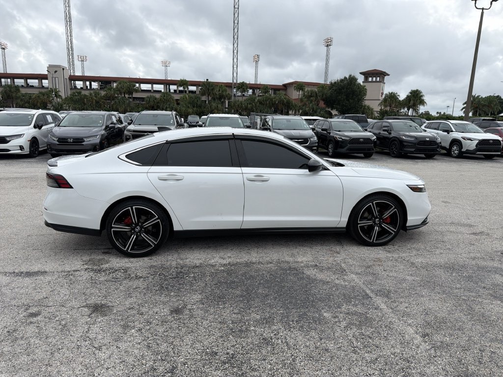 Used 2025 Honda Accord Sport image 3