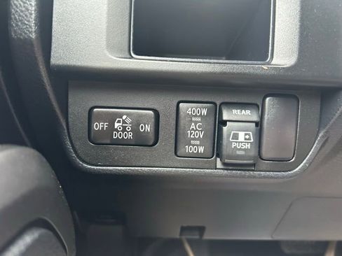 Used 2017 Toyota Tacoma TRD Sport w/ Tow Package AWD/4WD image 22