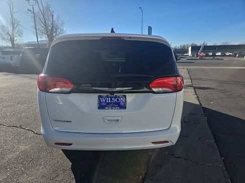 Used 2023 Chrysler Voyager LX image 6