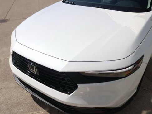 New 2025 Honda Accord SE image 3