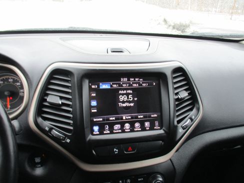 Used 2018 Jeep Cherokee Limited w/ High Altitude Package image 17