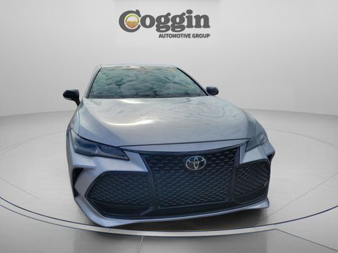Used 2022 Toyota Avalon Touring image 17
