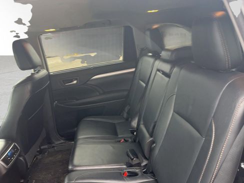Used 2018 Toyota Highlander XLE image 8