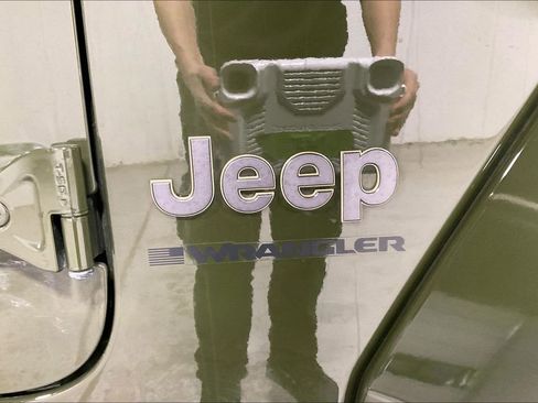 Used 2023 Jeep Wrangler Unlimited Rubicon 392 w/ Trailer Tow Package AWD/4WD image 39