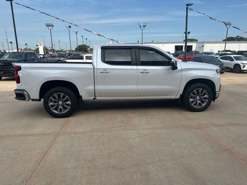 Used 2022 Chevrolet Silverado 1500 LT AWD/4WD image 34