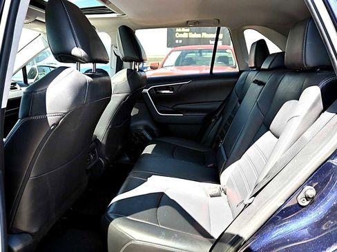Used 2019 Toyota RAV4 XLE Premium w/ Carpet Mat Package FWD image 12