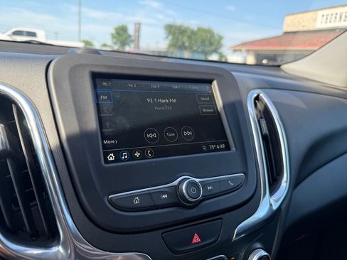 Used 2019 Chevrolet Equinox LT w/ Driver Convenience Package FWD image 18
