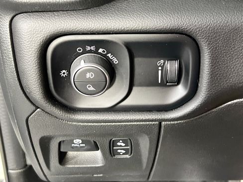 Used 2023 RAM 1500 Big Horn AWD/4WD image 10