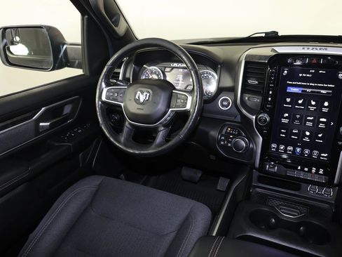 Used 2020 RAM 1500 Big Horn AWD/4WD image 9