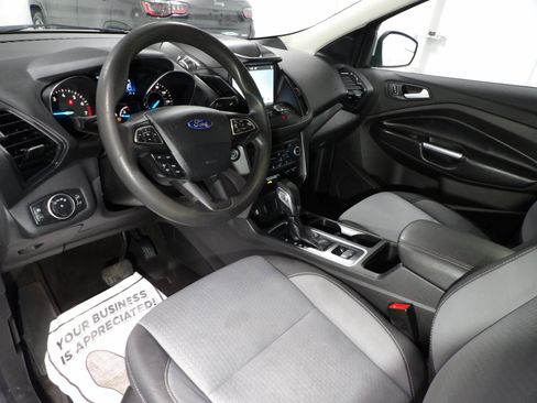 Used 2019 Ford Escape SE image 9