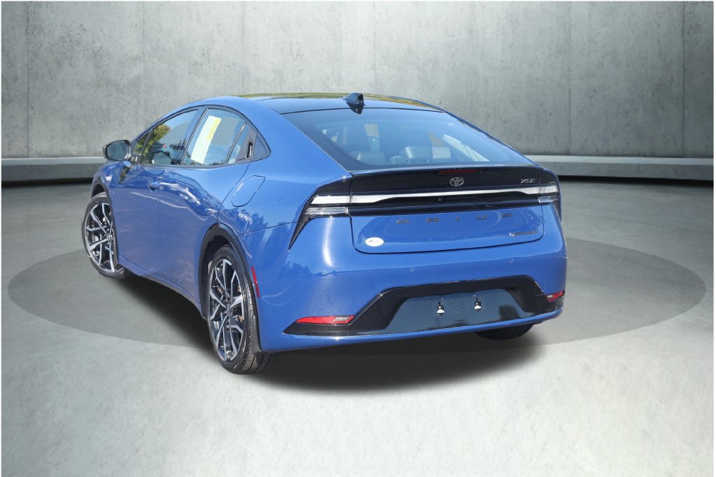 Used 2024 Toyota Prius Prime FWD image 27