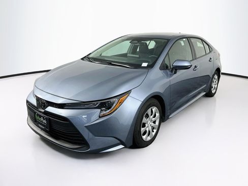Used 2026 Toyota Corolla LE FWD image 3
