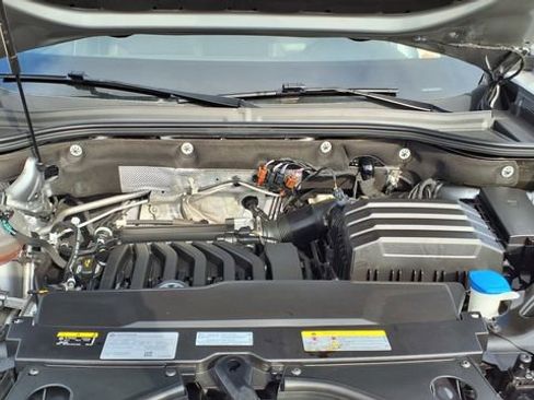 Used 2023 Volkswagen Atlas Cross Sport SE w/ Panoramic Sunroof Package image 38