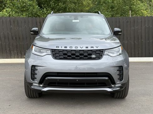 New 2025 Land Rover Discovery Dynamic SE image 9