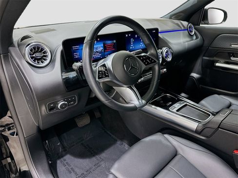 Used 2024 Mercedes-Benz GLA 250 4MATIC image 9