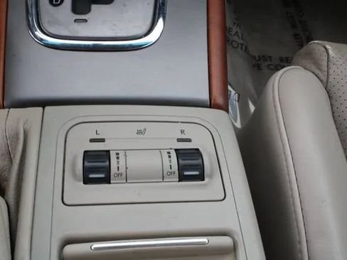 Used 2005 Subaru Outback 3.0R L.L. Bean image 29