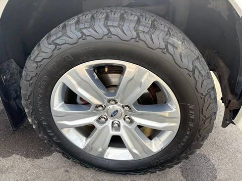 Used 2015 Ford F150 Platinum w/ Trailer Tow Package AWD/4WD image 4