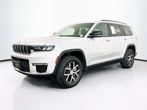 Used 2024 Jeep Grand Cherokee L Limited w/ Luxury Tech Group II image 3
