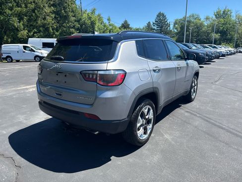 Used 2018 Jeep Compass Limited w/ Navigation Group AWD/4WD image 3
