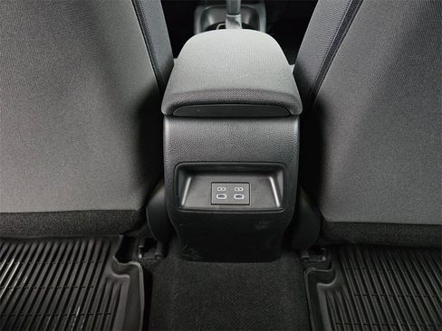 Used 2024 Toyota Corolla LE image 21