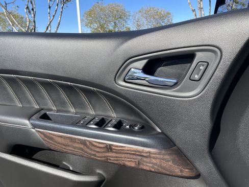 Used 2021 GMC Canyon Denali image 19