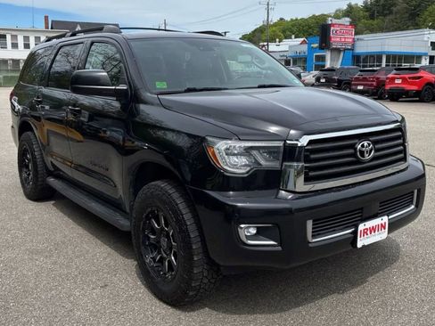 Used 2018 Toyota Sequoia TRD Sport AWD/4WD image 4