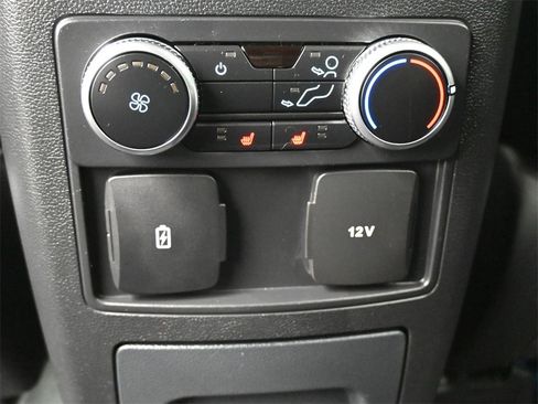 Used 2023 Ford Explorer Limited image 18