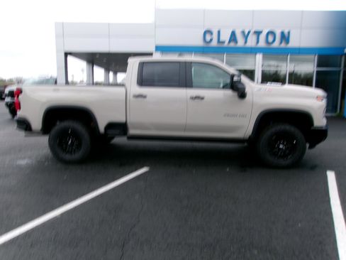 New 2026 Chevrolet Silverado 2500 ZR2 image 2