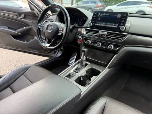 Used 2018 Honda Accord Sport image 11